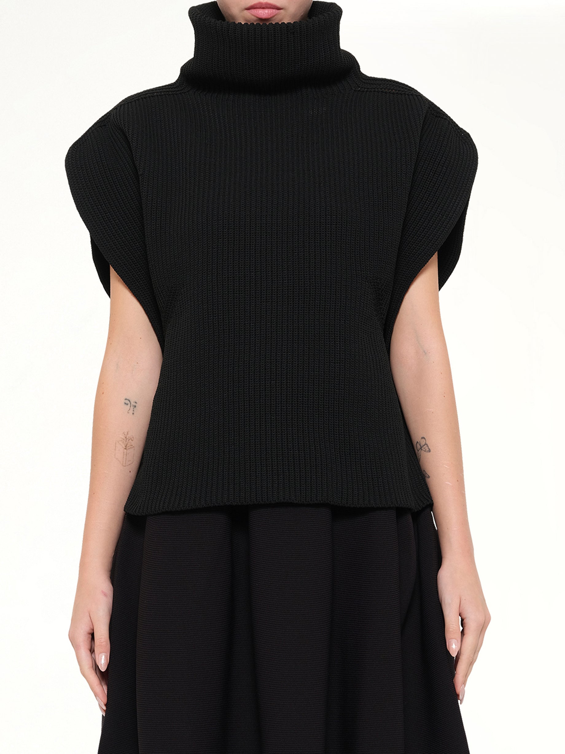Low Gauge Crease Highneck Top in Black